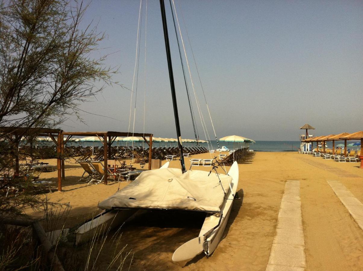 Camping Pineta Calambrone Esterno foto